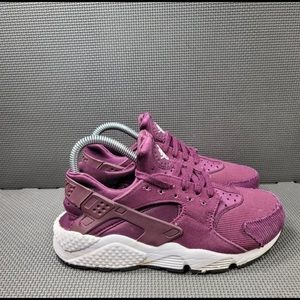 Women’s Sz 7.5 Nike Air Huarache